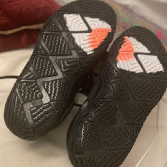 Kyrie Irvin’s Little boy size One BRAND NEW AND NEVER WORN - Picture 1 of 9